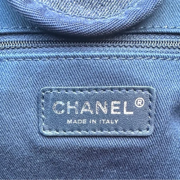 CHANEL Denim Tote handbag - Picture 6 of 7